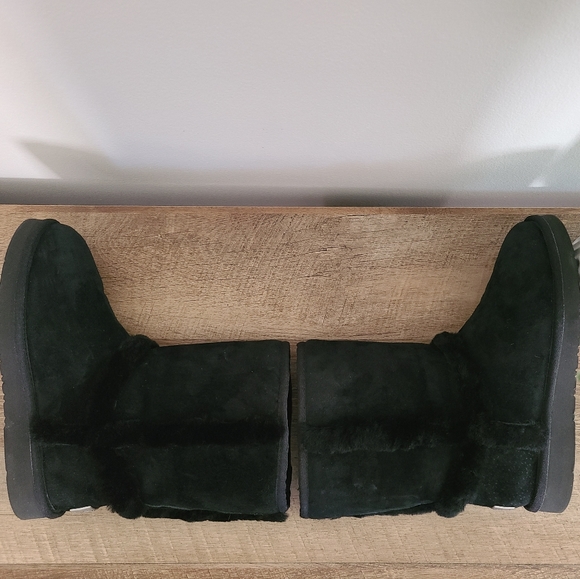 🔥UGG Carter Black Water-Resistant Suede Sheepskin Boots Size 7 - Picture 8 of 12
